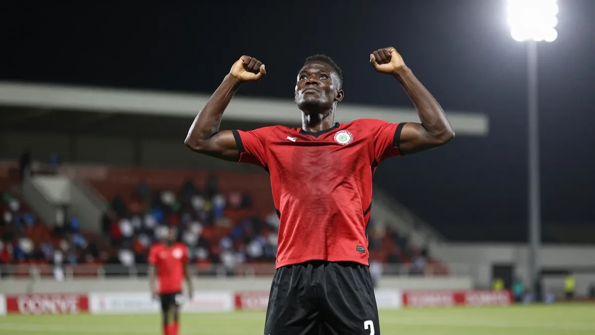 Ghaneseren Solomon Owusu satte Fredrikstad FK på vei til en 4-1-seier borte mot Lillestrøm SK i Eliteserien, en kamp hvor...